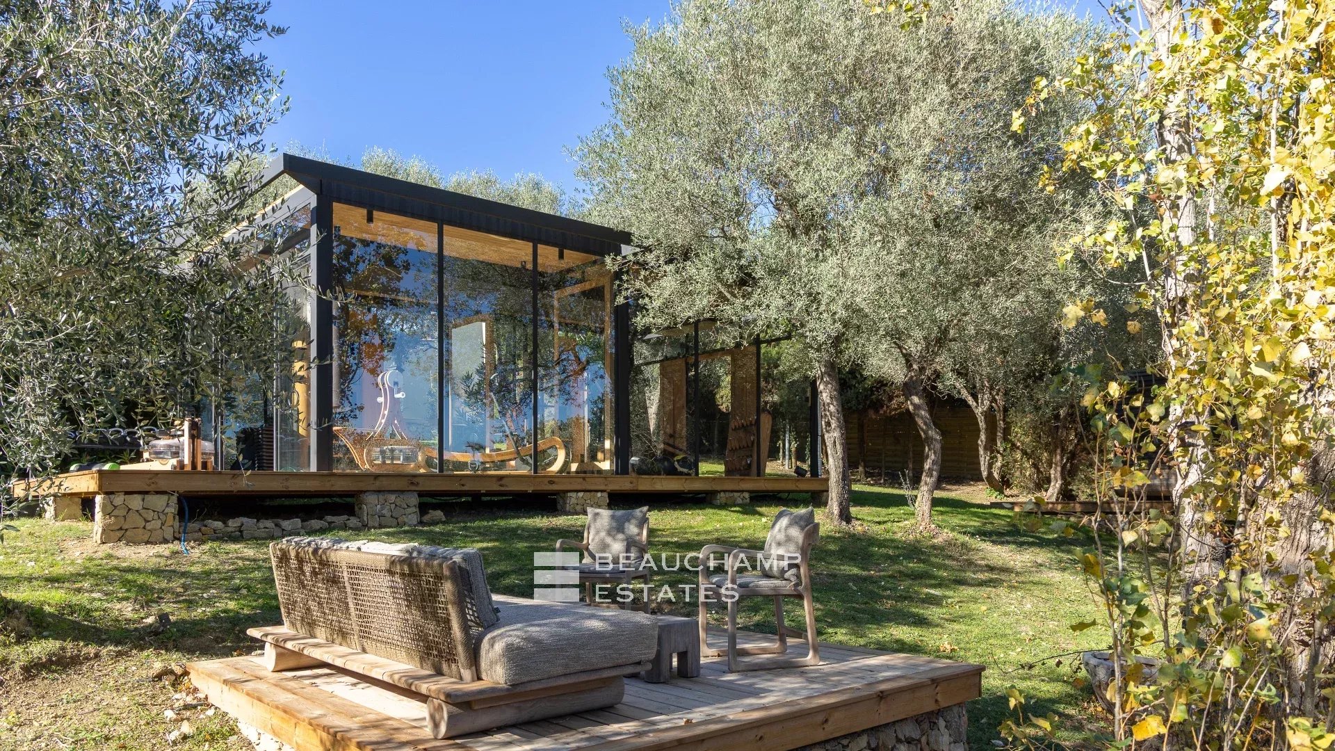 5-bedroom neo-Provencal villa in Opio 5-bedroom neo-Provencal villa in Opio