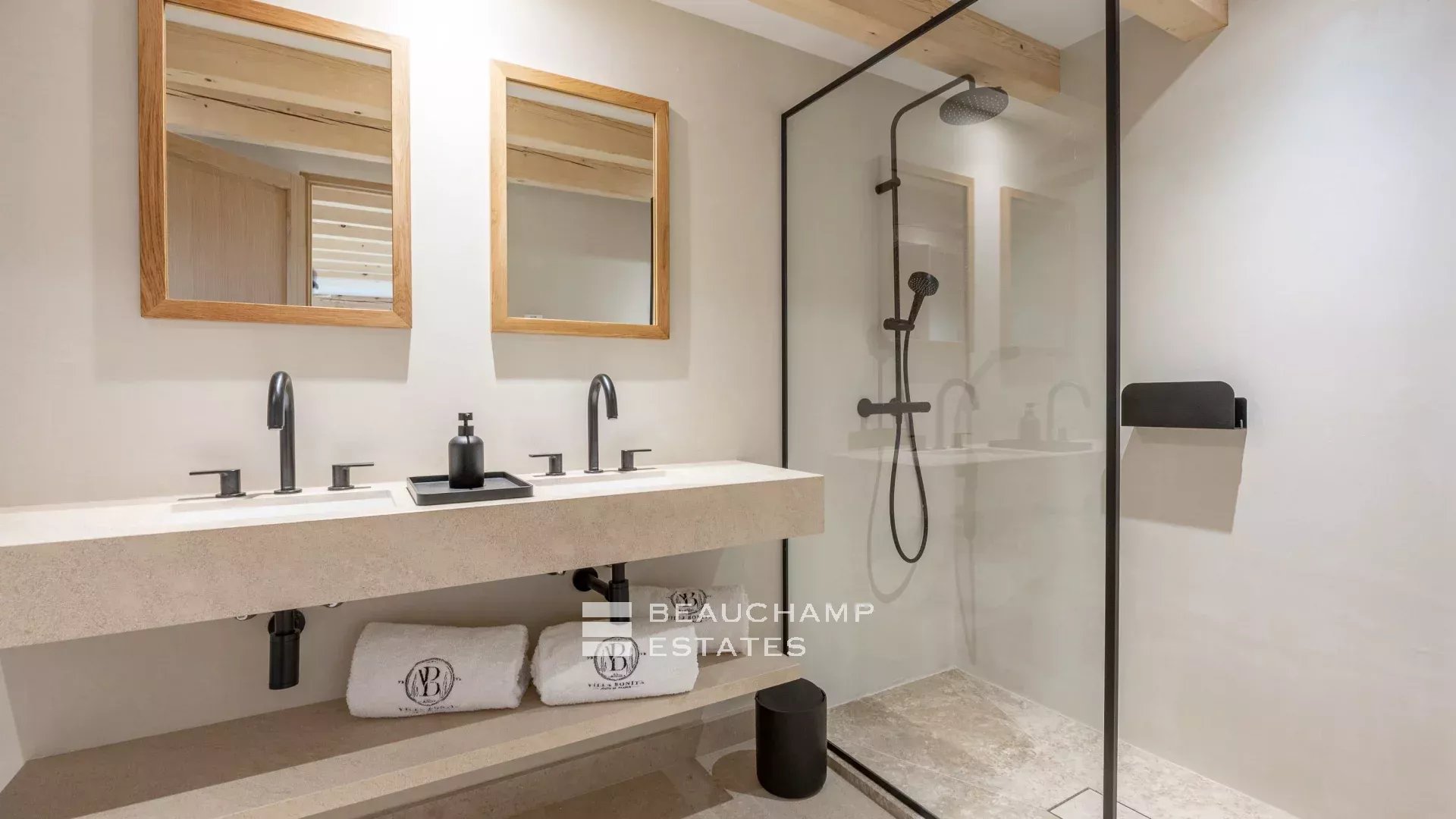 5-bedroom neo-Provencal villa in Opio 5-bedroom neo-Provencal villa in Opio