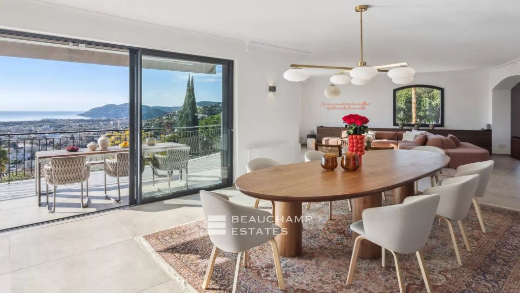 Superb 8-bedroom villa nestled in the heights of Mandelieu