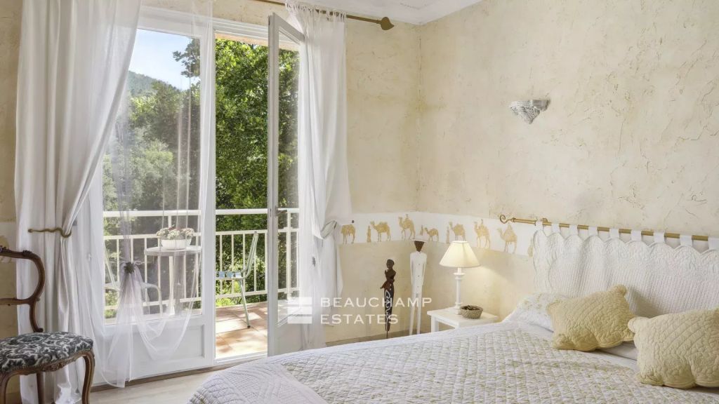 Family house – in a gated residential park 15 minutes from Mandelieu