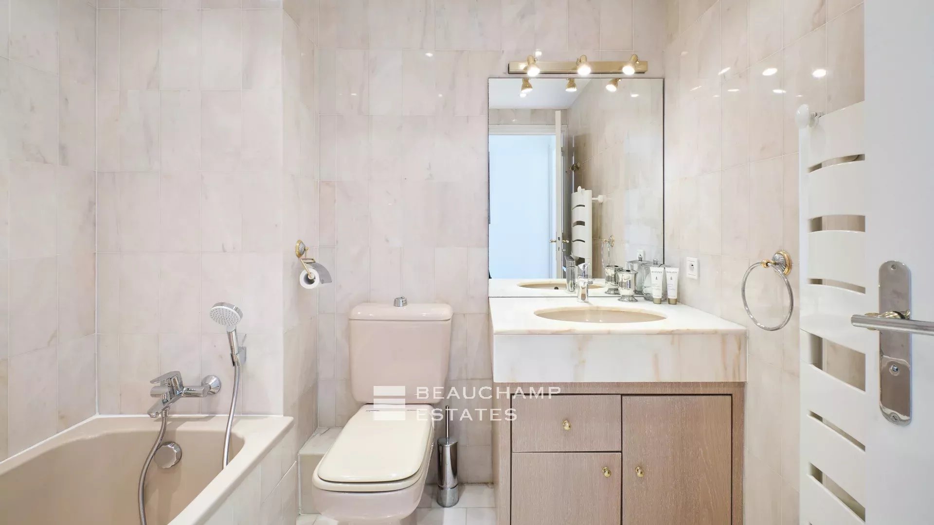 Bourgeois apartment – terrace with sea view Bourgeois apartment – terrace with sea view