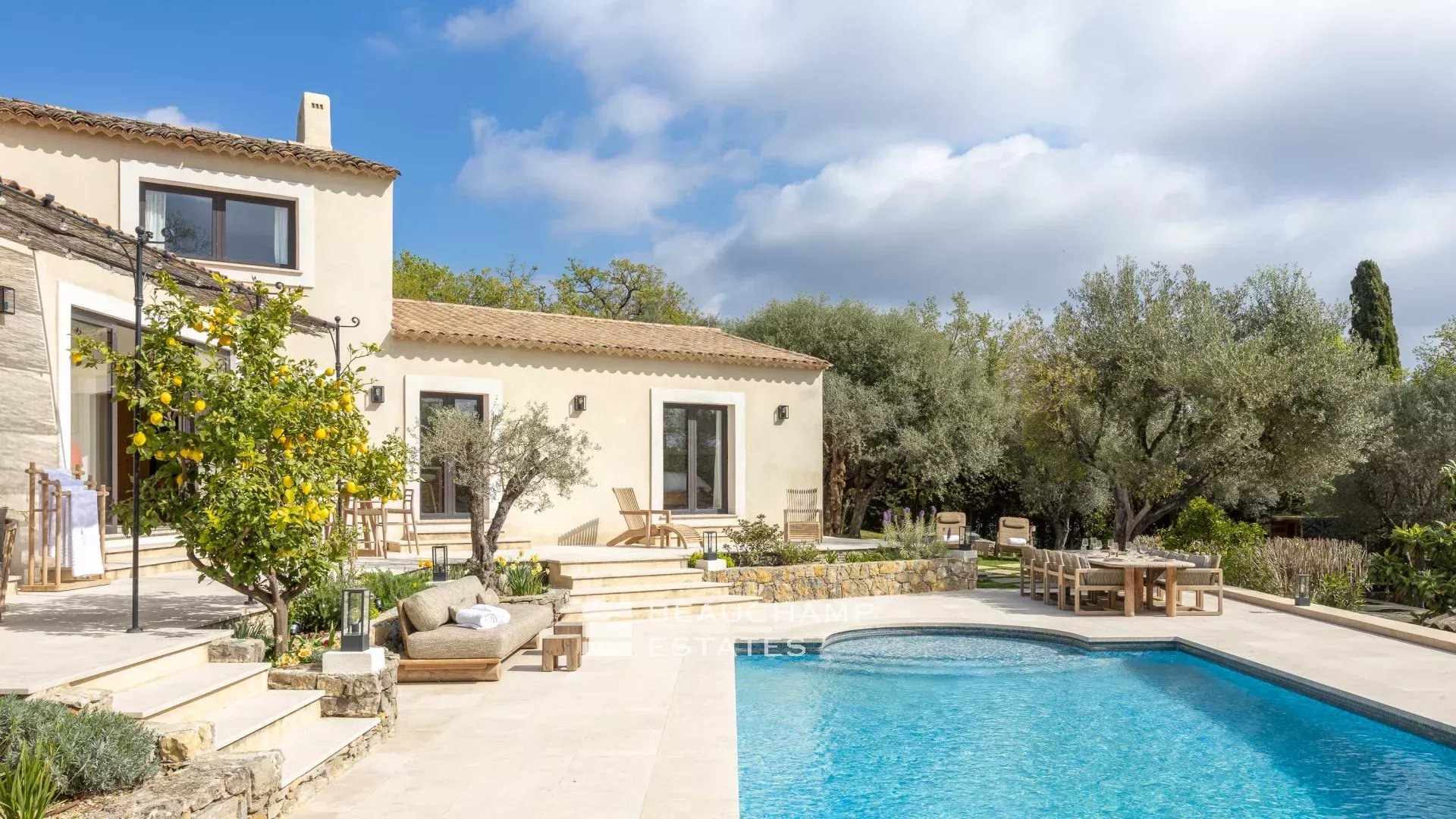 5-bedroom neo-Provencal villa in Opio 5-bedroom neo-Provencal villa in Opio