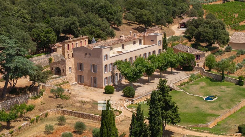 Château with vineyard estate
