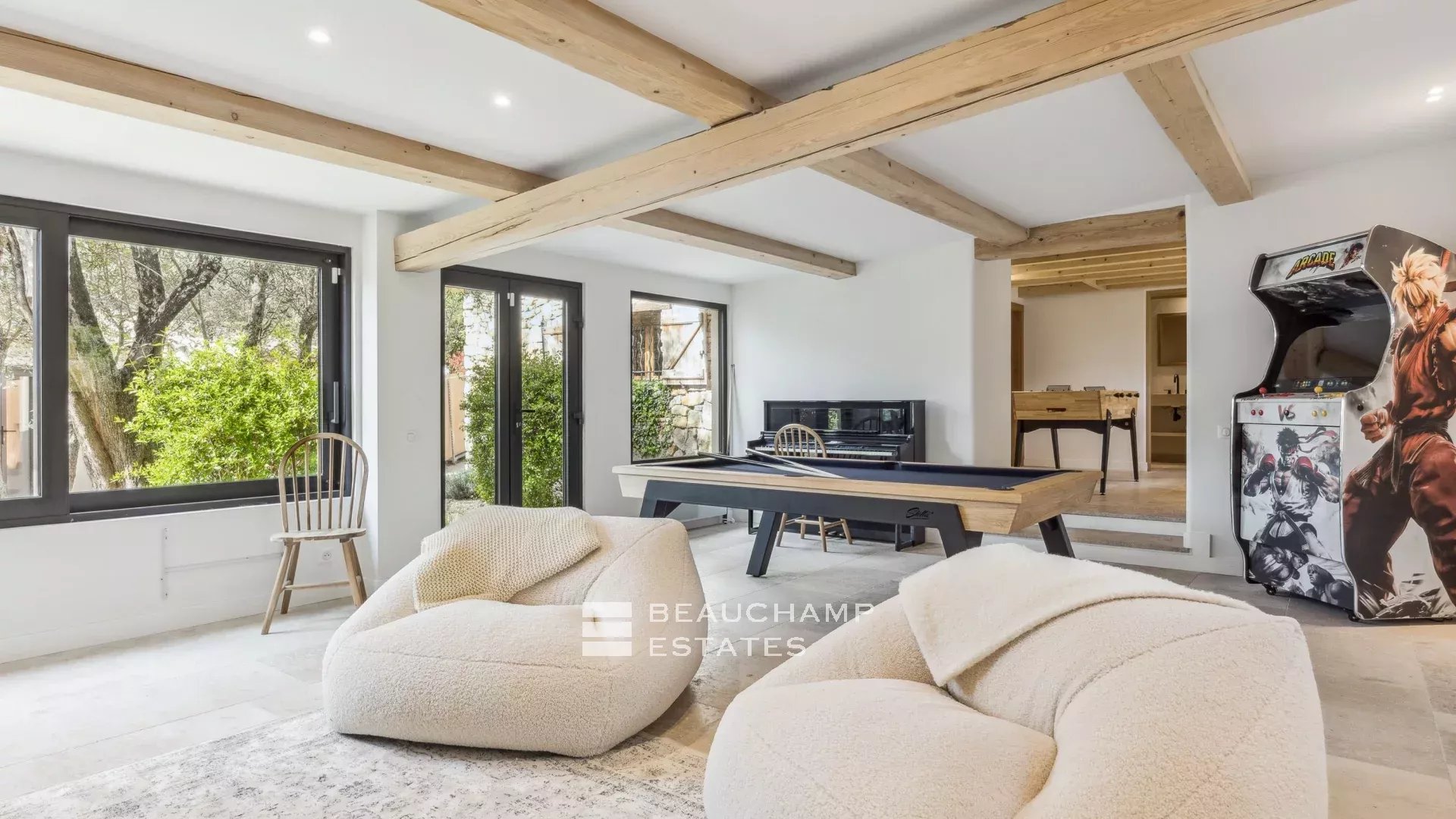 5-bedroom neo-Provencal villa in Opio 5-bedroom neo-Provencal villa in Opio