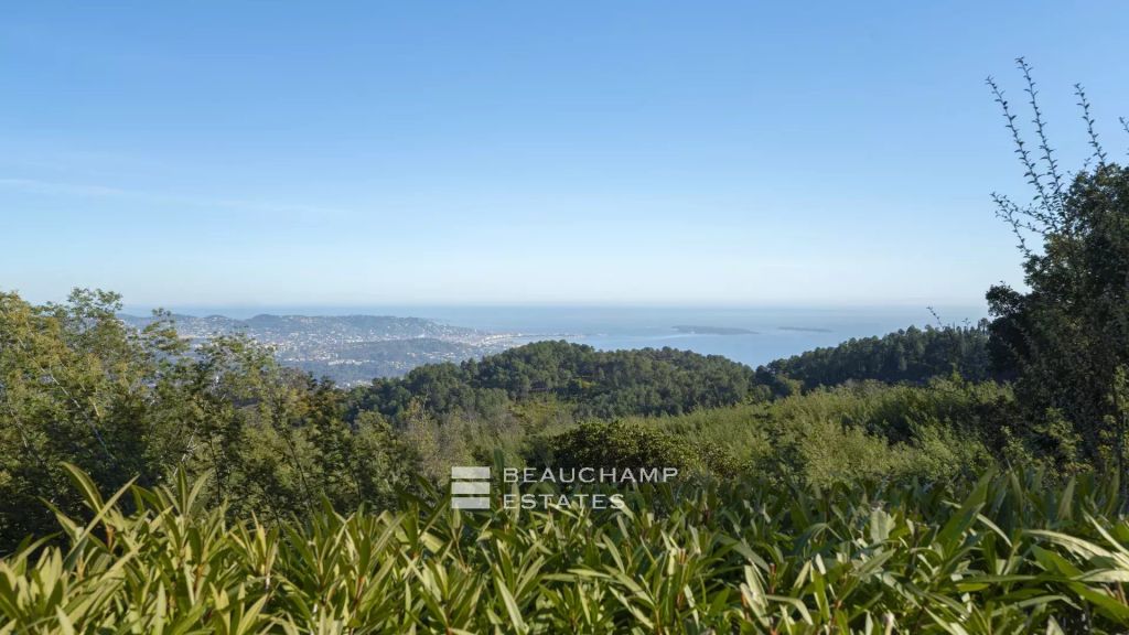 Provençal villa on the hills of Mandelieu with stunning sea view