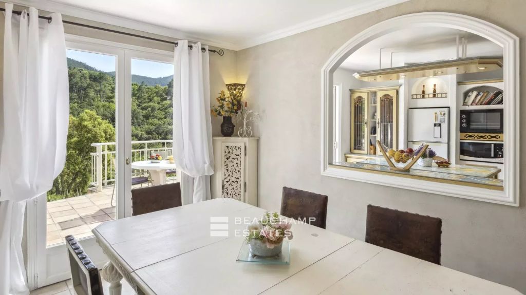 Family house – in a gated residential park 15 minutes from Mandelieu