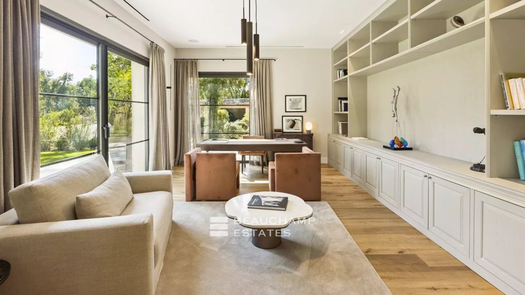 Exclusive – Gated estate with 12 bedrooms and swimming pool – Valbonne