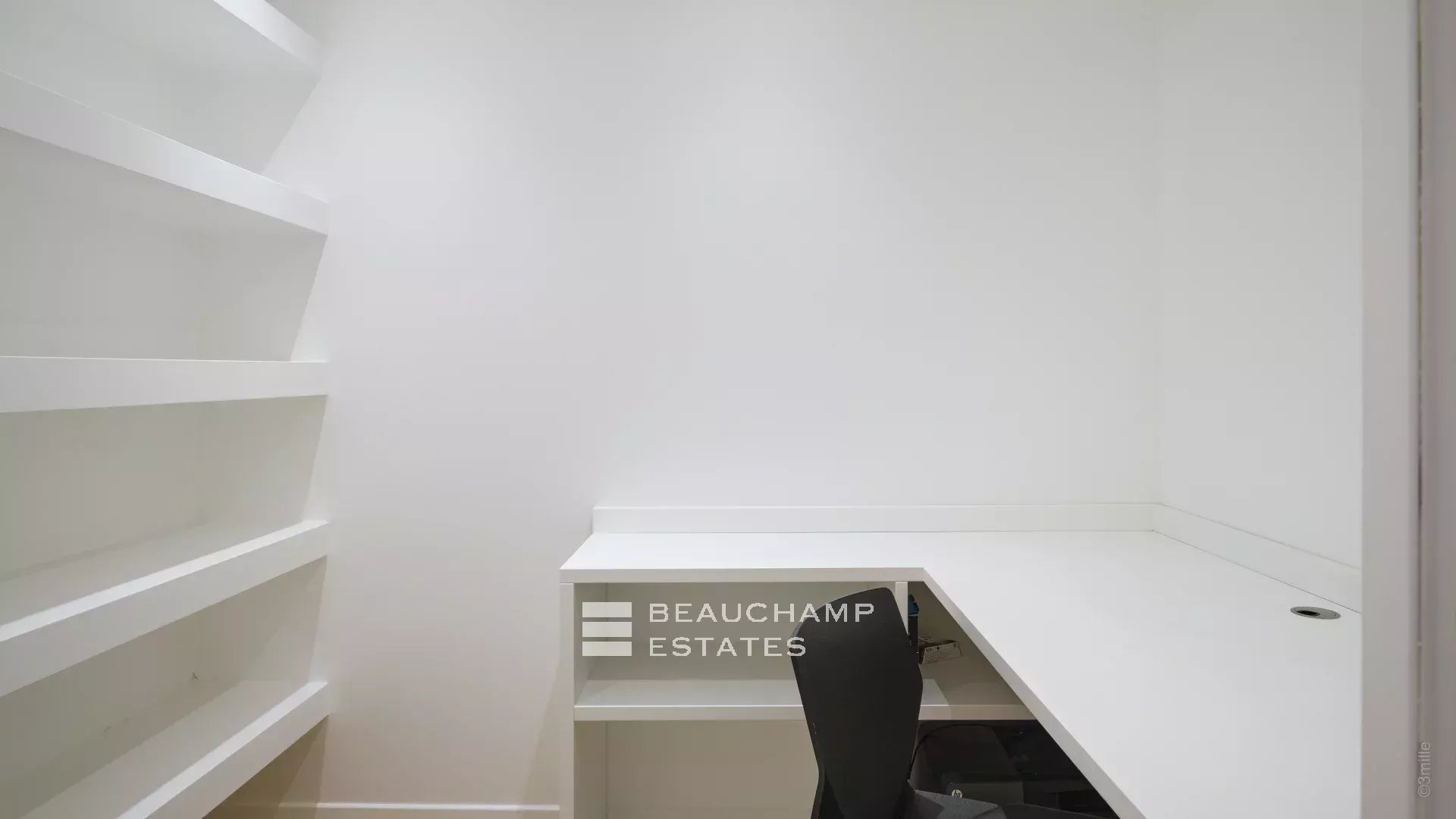 Magnifique appartement 3 chambres avec vue mer, Piscine et Tennis Magnificent 3 bedroom apartment with sea view – Swimming pool and Tennis