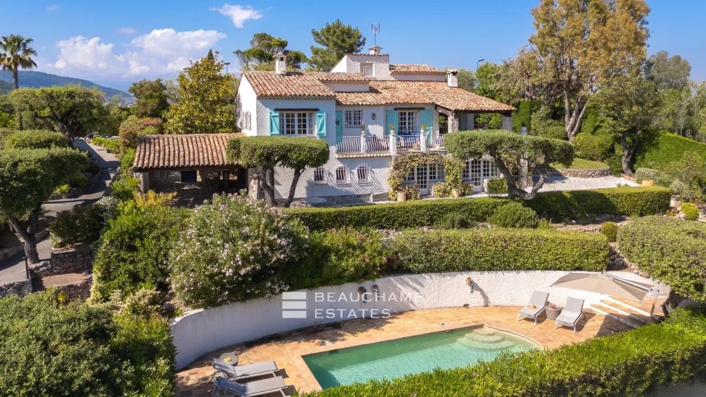 Charming Provençal Villa with Sea and Mountain Views
