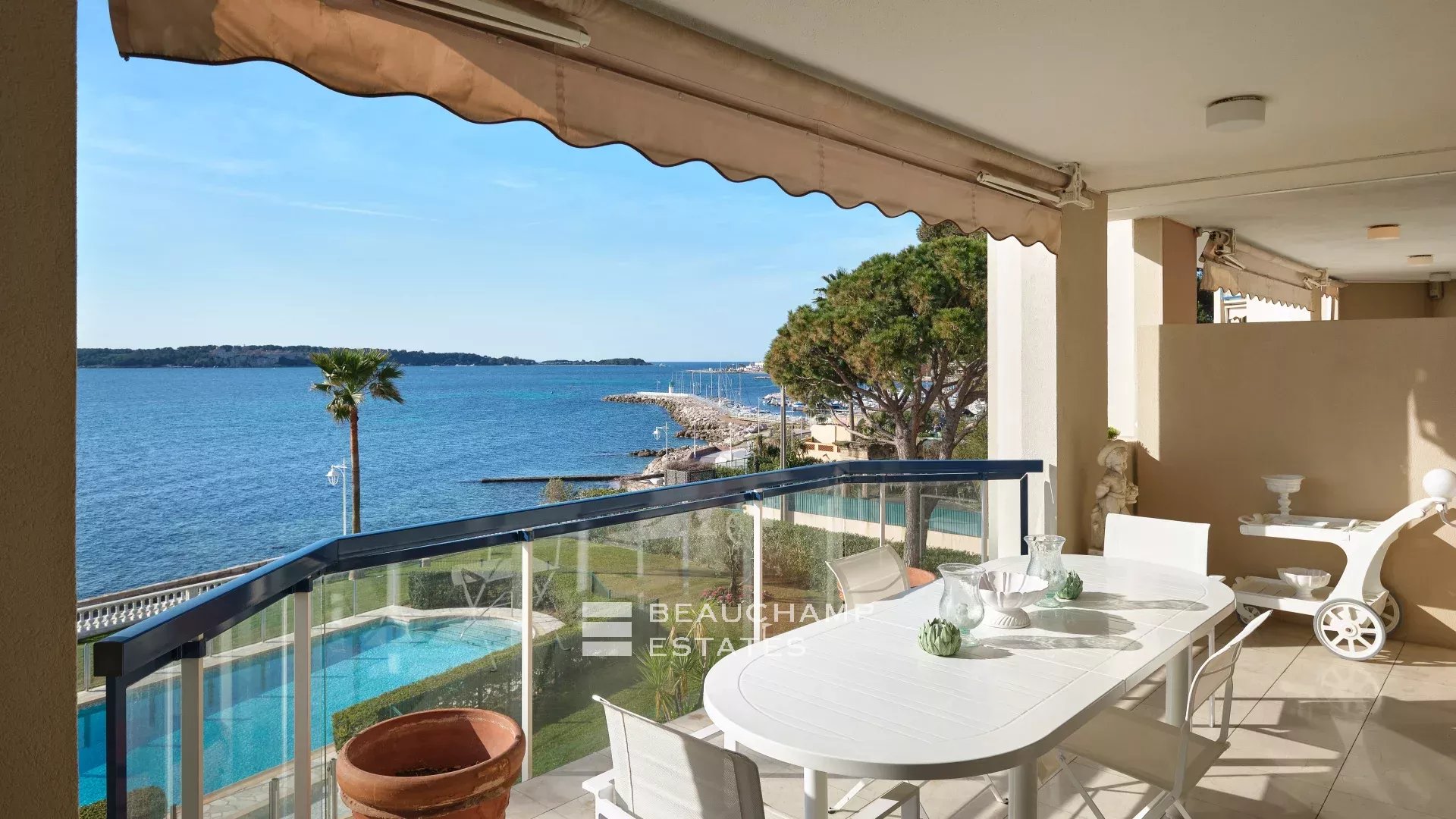 Bourgeois apartment – terrace with sea view Bourgeois apartment – terrace with sea view