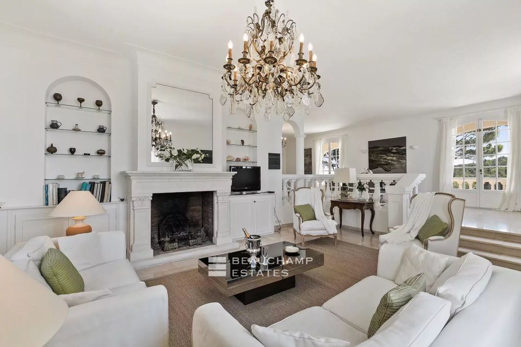 Charming 4-bedroom Provençal villa in the hills of Cannes