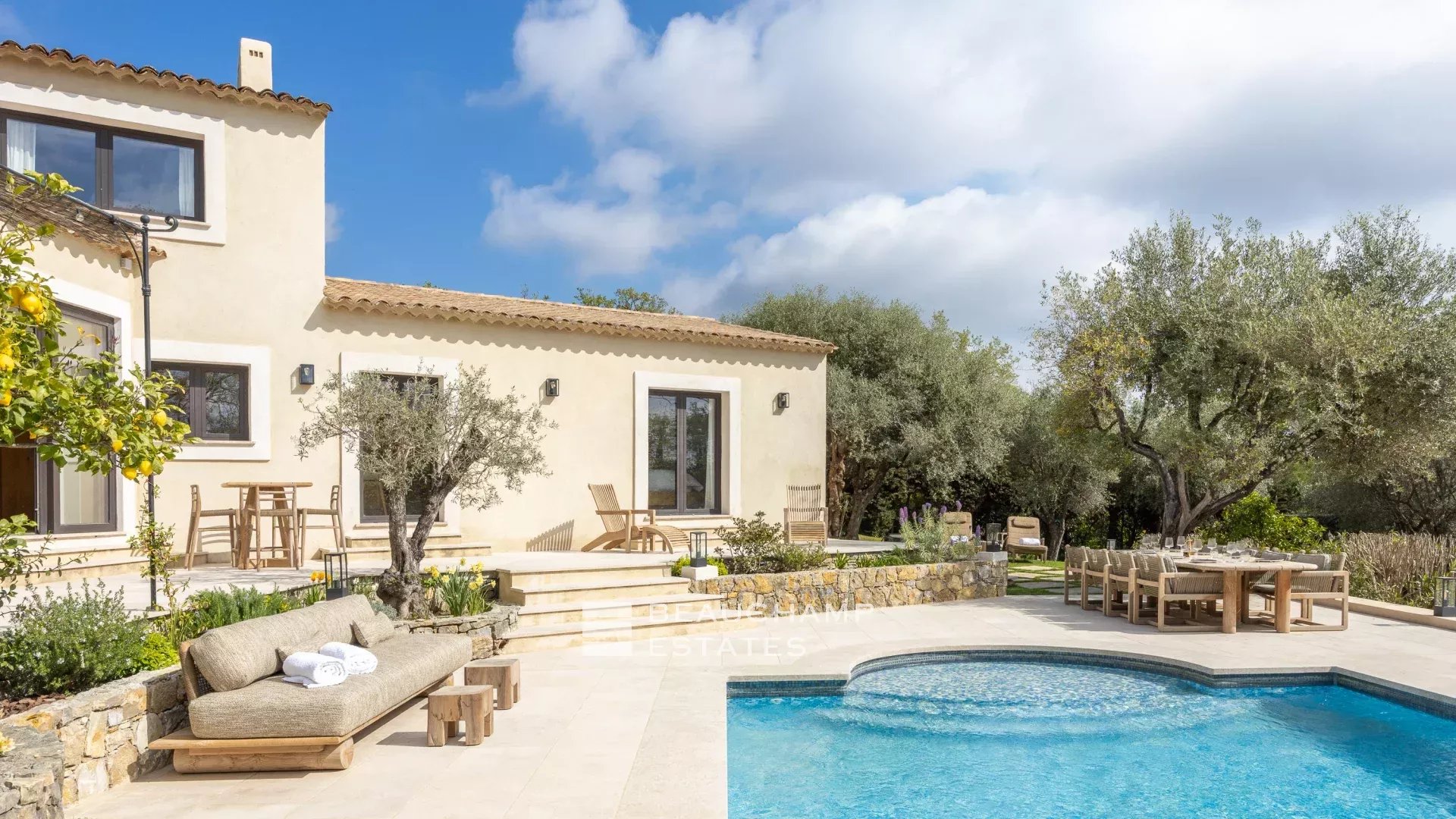 5-bedroom neo-Provencal villa in Opio 5-bedroom neo-Provencal villa in Opio