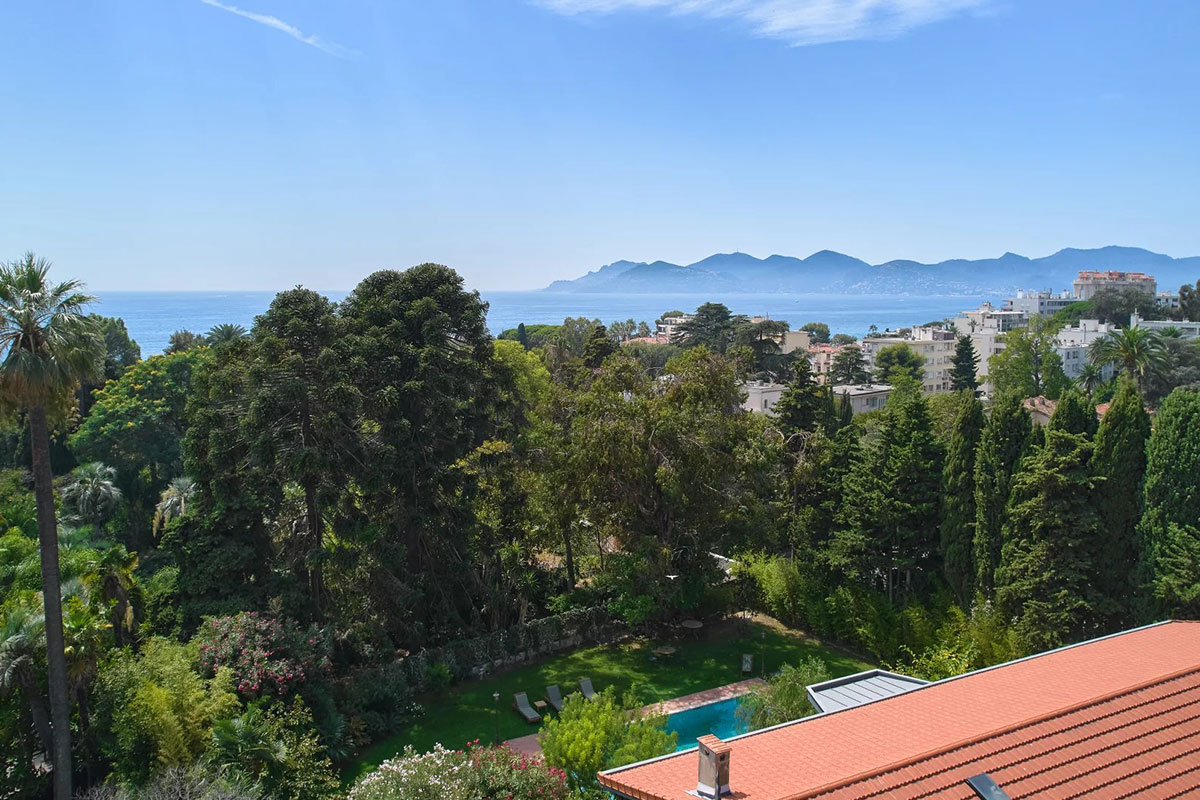 Luxury property for sale Cannes Croix des Gardes | Beauchamp Luxury property for sale Cannes Croix des Gardes | Beauchamp