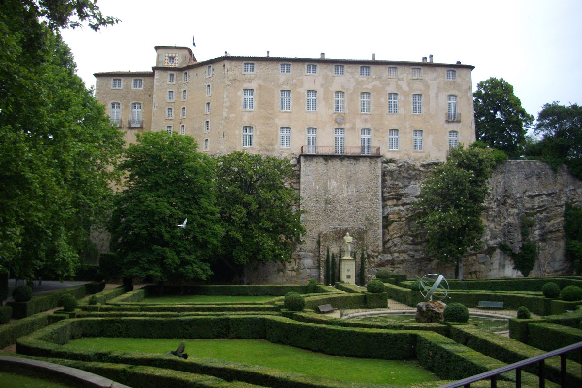 Luxury property for sale in Entrecasteaux | Beauchamp Estates