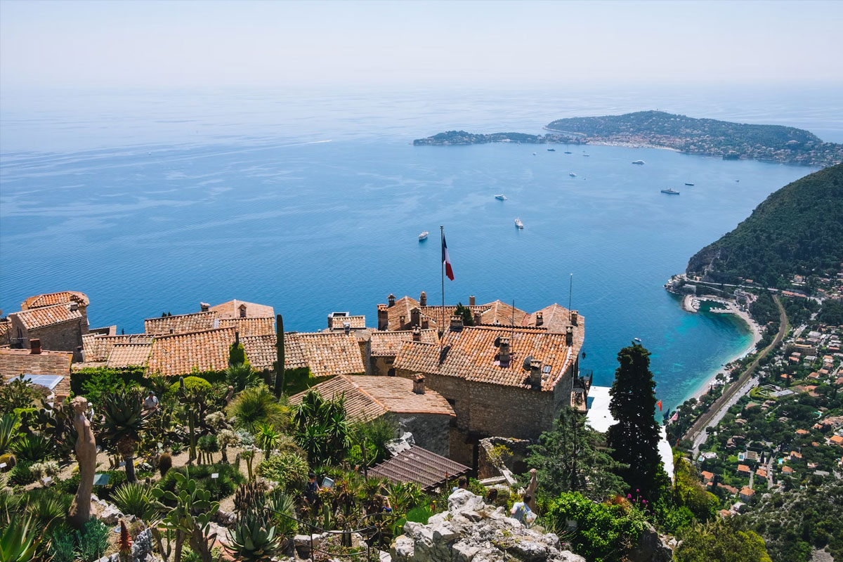 Luxury property for sale in Èze | Beauchamp Estates Luxury property for sale in Èze | Beauchamp Estates