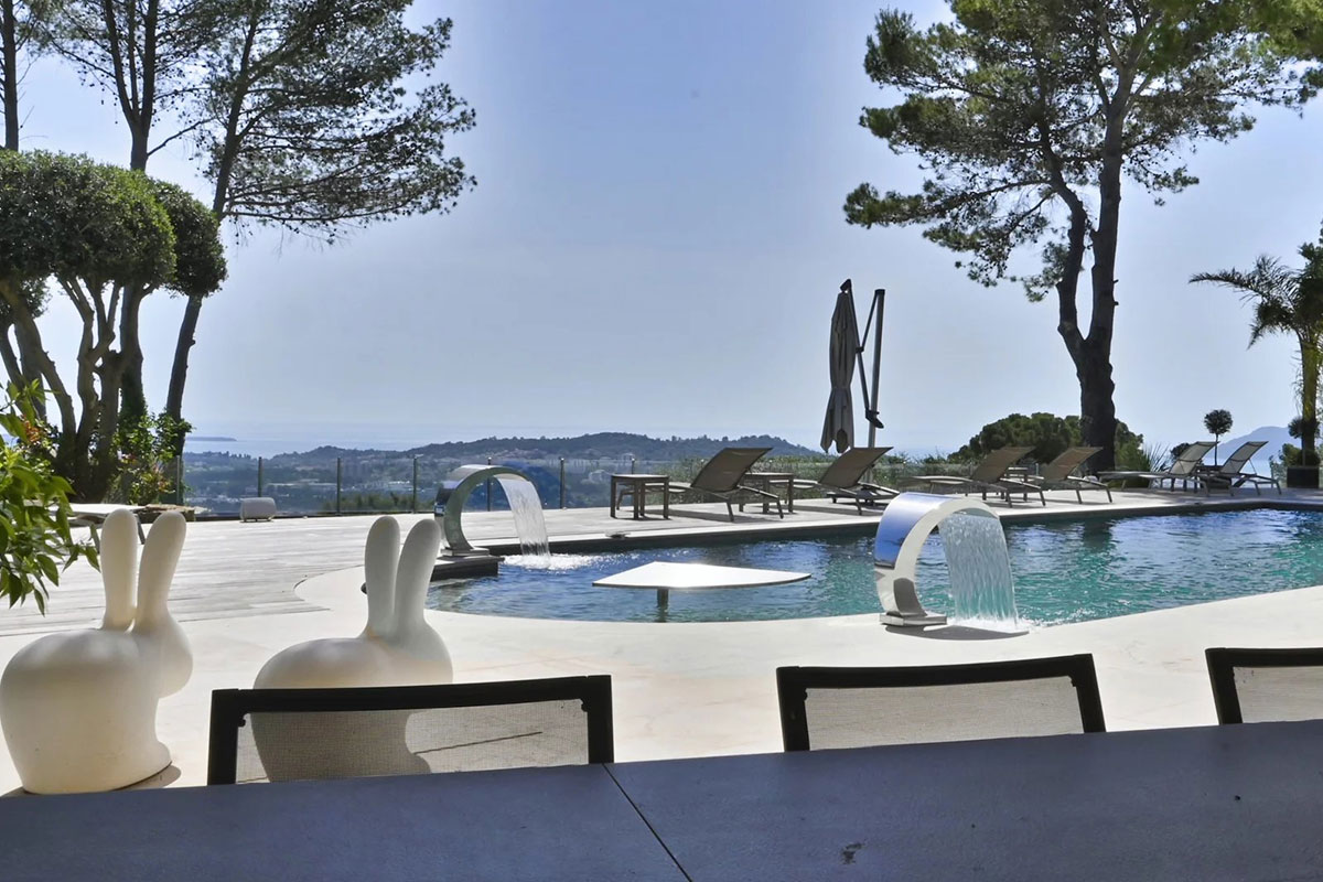 Luxury property for sale in Mougins | Beauchamp Luxury property for sale in Mougins | Beauchamp