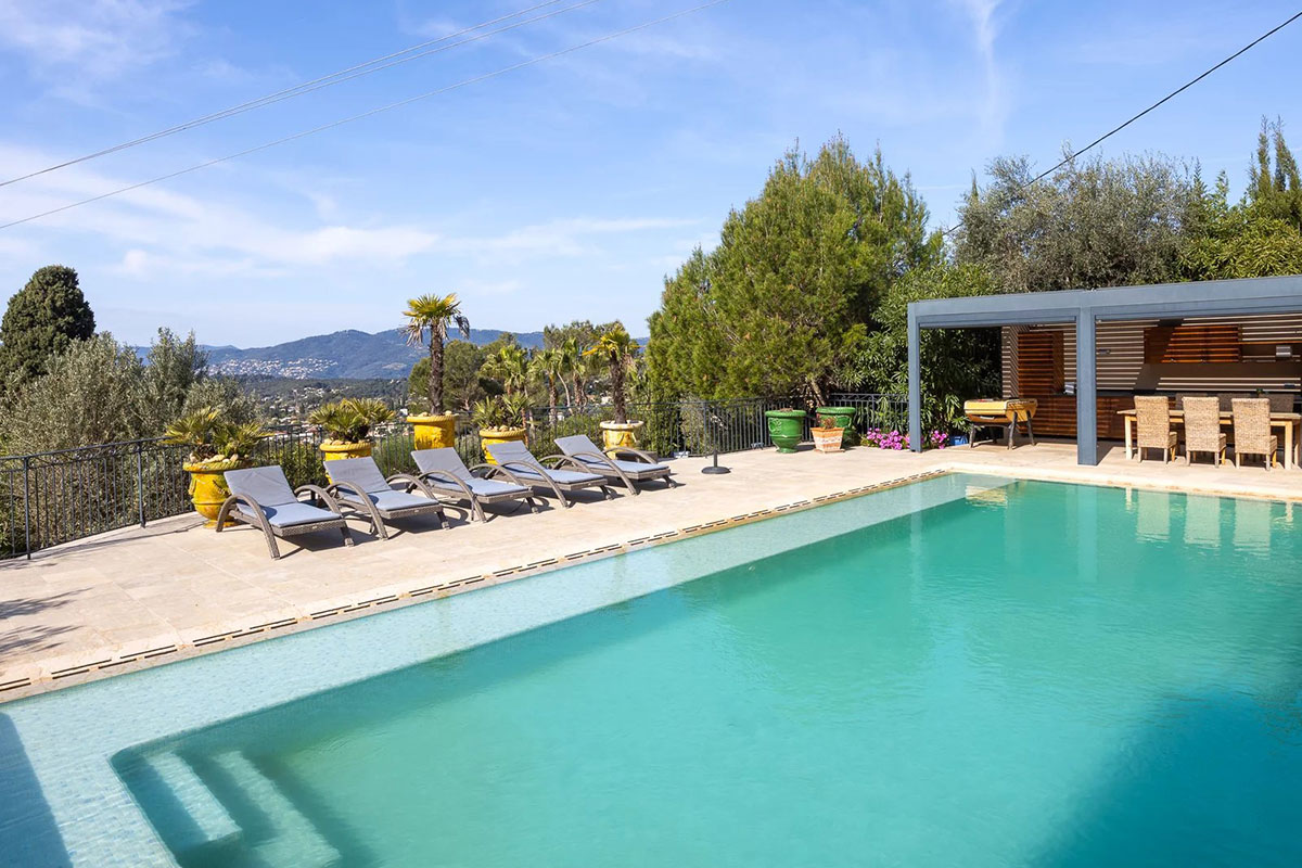 Luxury property for sale in Mougins and surrounding villages | Beauchamp Luxury property for sale in Mougins and surrounding villages | Beauchamp