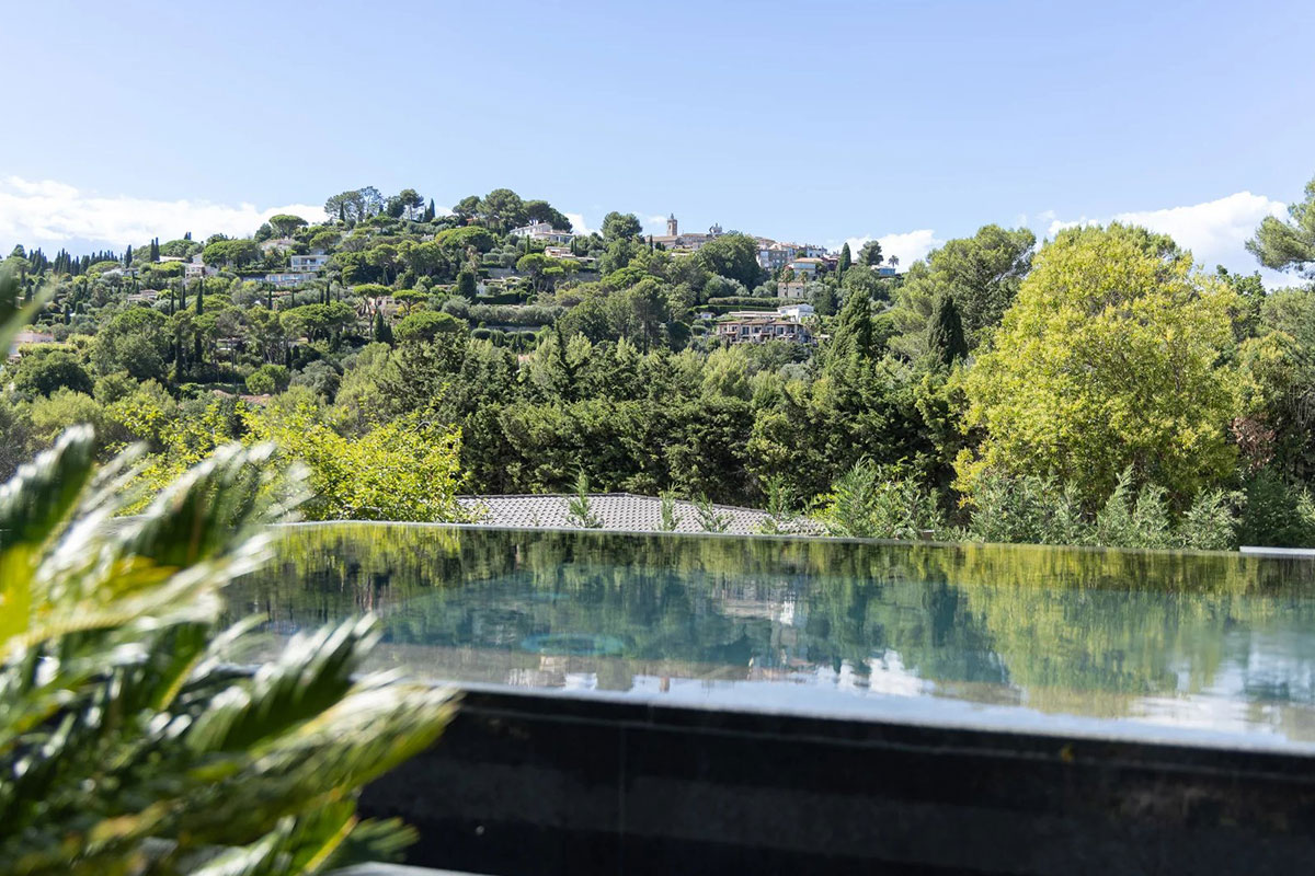 Luxury property for sale in Mougins and surrounding villages | Beauchamp Luxury property for sale in Mougins and surrounding villages | Beauchamp
