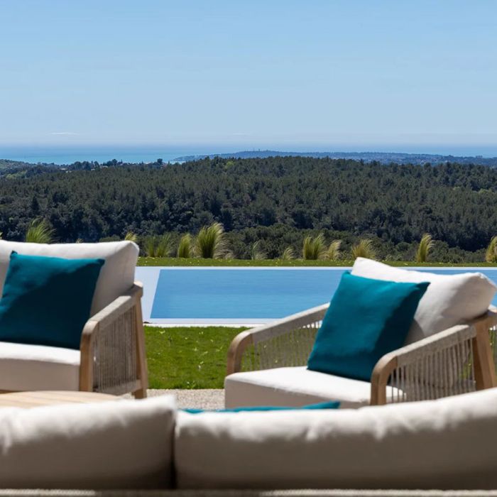 Acheter une propriété à Roquefort-les-Pins : discrétion et élégance