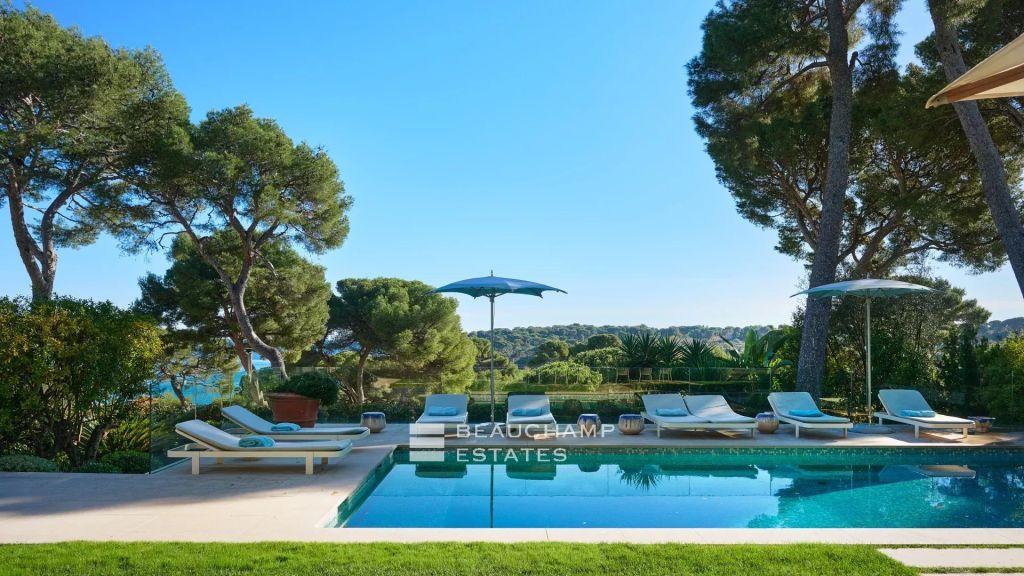 Cap d’Antibes Contemporary Villa with 5 bedrooms