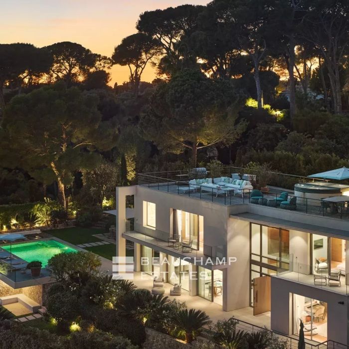 Cap d’Antibes Contemporary Villa with 5 bedrooms