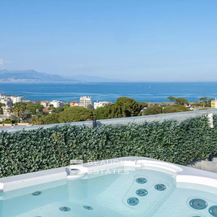 Antibes – penthouse with panoramic sea view