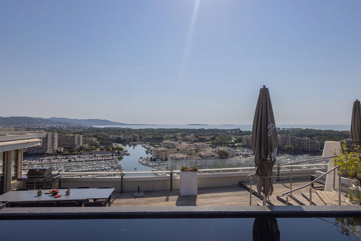 Luxury property for sale in Mandelieu-la-Napoule | Beauchamp Estates Luxury property for sale in Mandelieu-la-Napoule | Beauchamp Estates