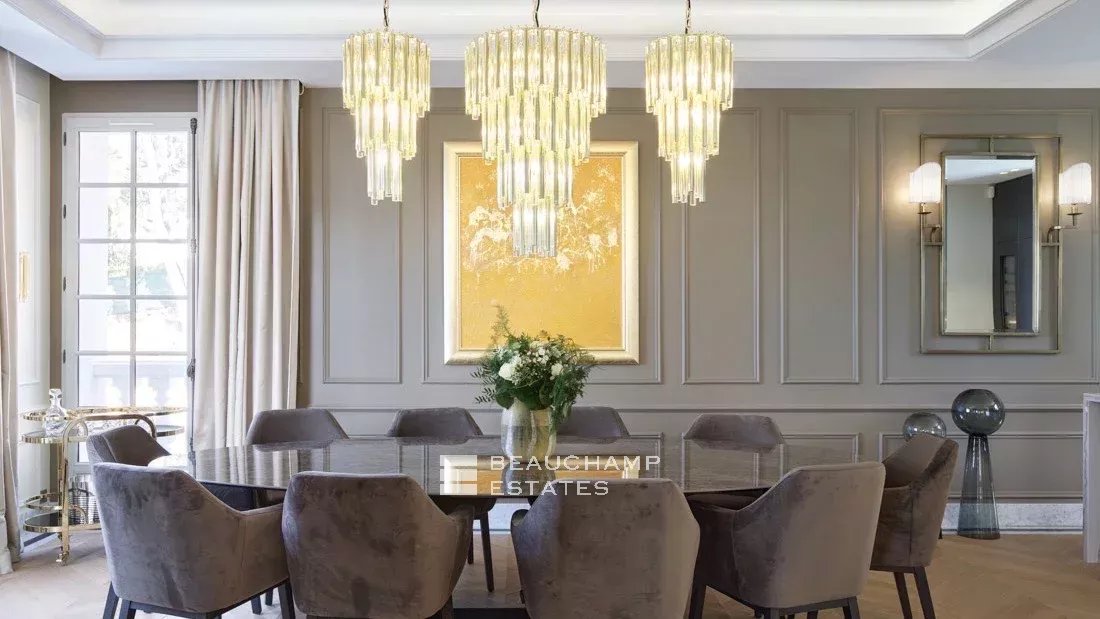 Somptueuse propriété Belle Époque de 7 chambres située au Cap d’Antibes Sumptuous Belle Époque property with 7 bedrooms in Cap d’Antibes