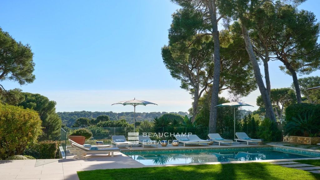 Cap d’Antibes Contemporary Villa with 5 bedrooms