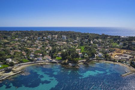 Luxury Cap d’Antibes holiday rentals