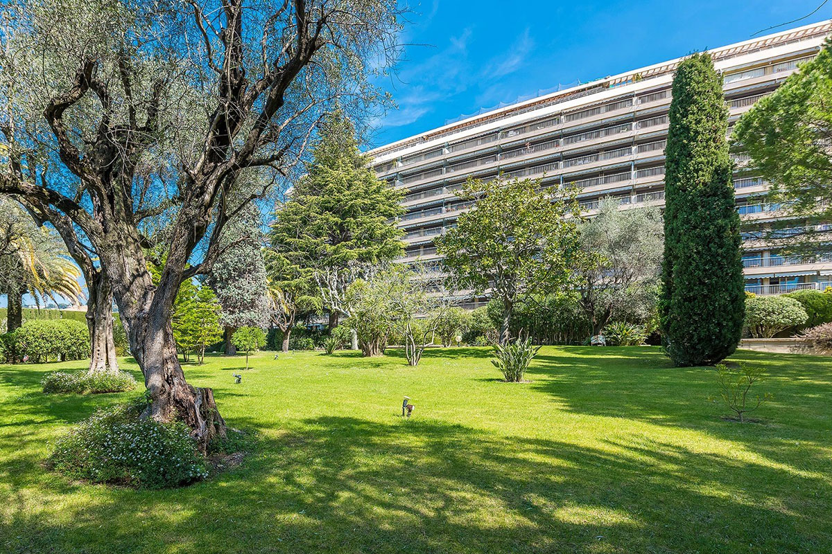 Luxury apartment for sale on the French Riviera Luxury apartment for sale on the French Riviera