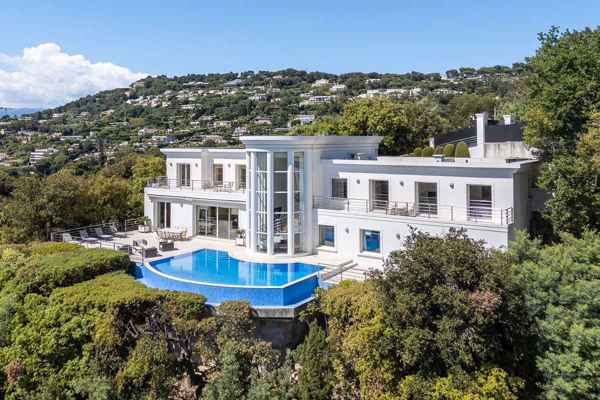 Luxury villa for sale on the French Riviera Luxury villa for sale on the French Riviera