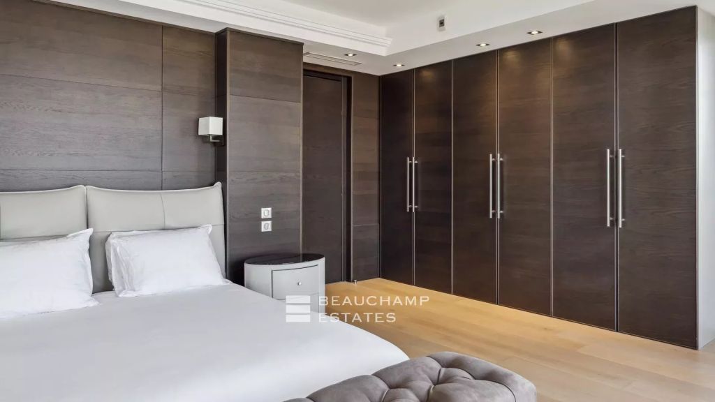 Antibes – penthouse with panoramic sea view