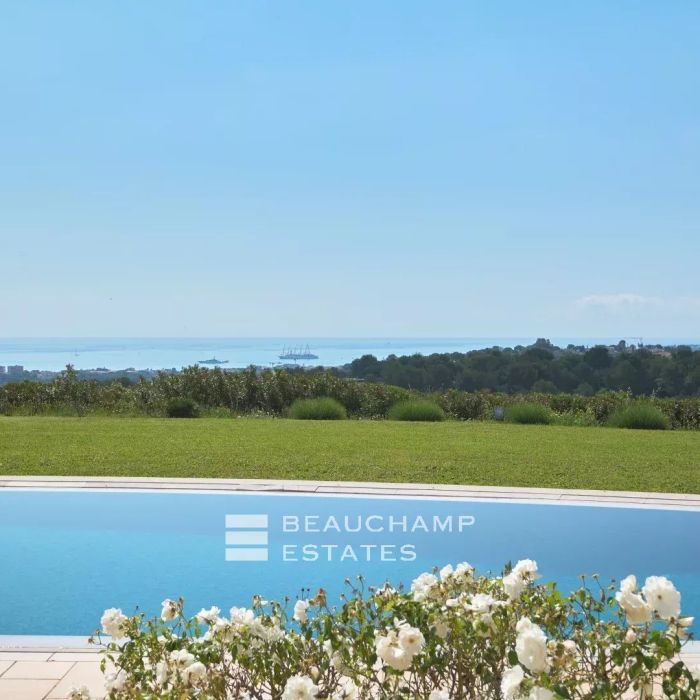 Charming 5-bedroom property with sea view – Biot
