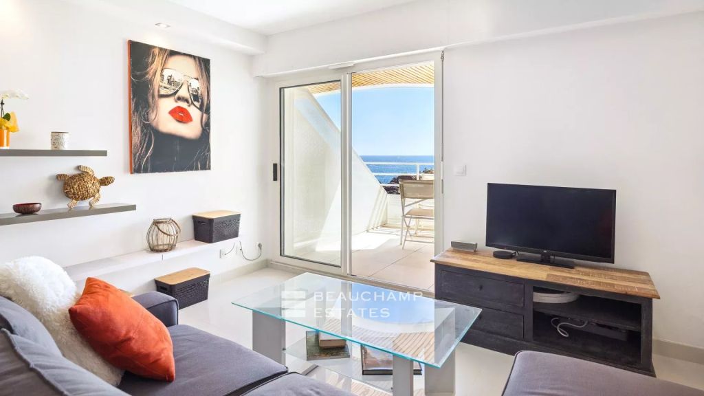 Modern waterfront apartment with sea views – Le Trayas – Le Cap Nérée