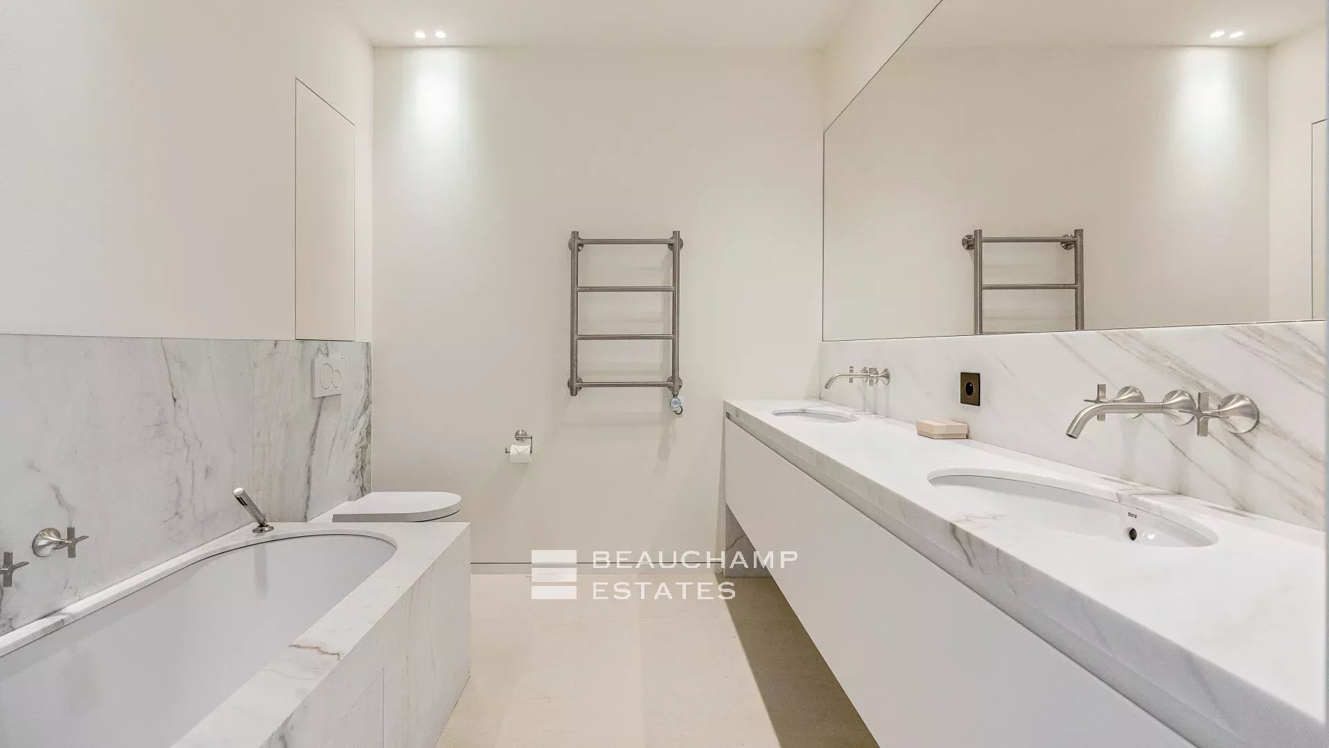 EXCLUSIVITE – Basse Californie – Villa néo provençale rénovée avec vue mer panoramique EXCLUSIVITY – Renovated neo-Provençal villa with panoramic sea views