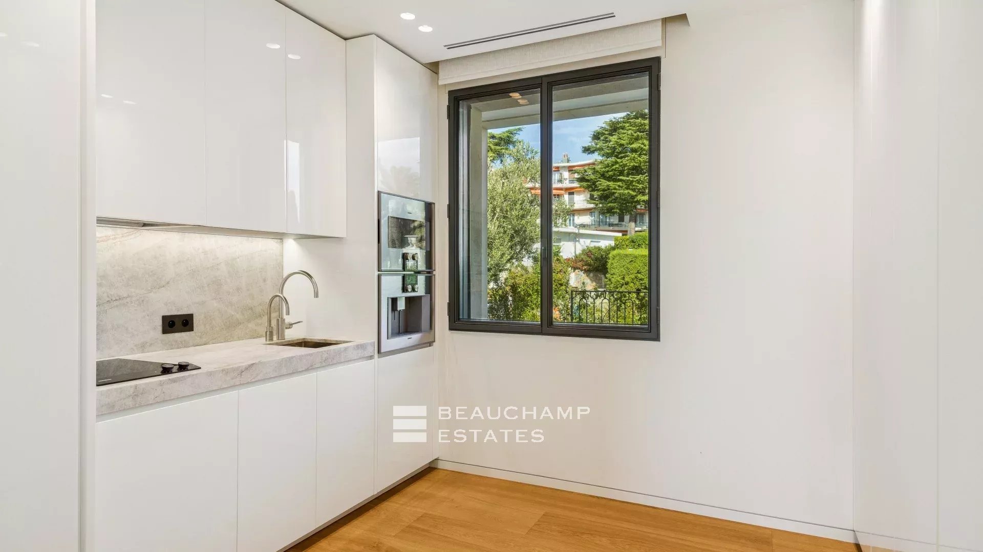 EXCLUSIVITE – Basse Californie – Villa néo provençale rénovée avec vue mer panoramique EXCLUSIVITY – Renovated neo-Provençal villa with panoramic sea views