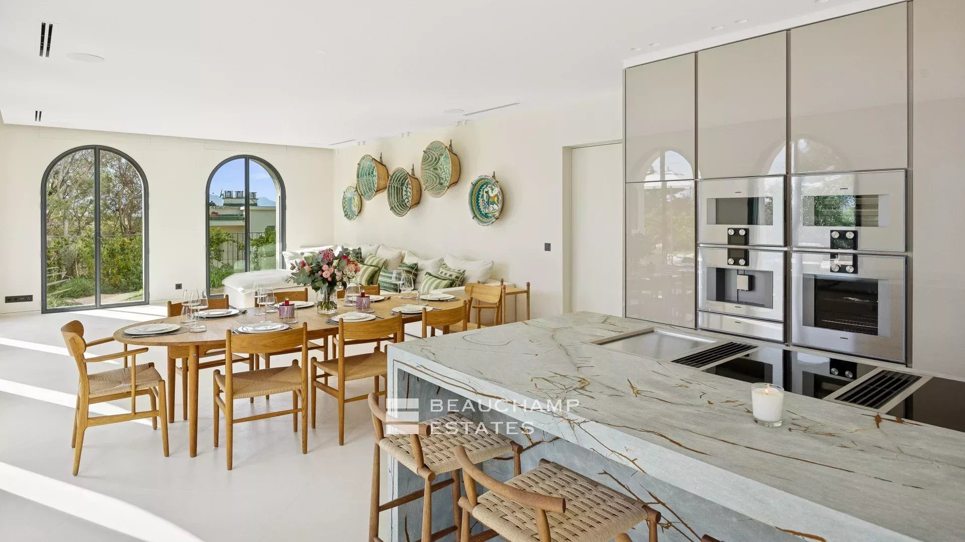 EXCLUSIVITE – Basse Californie – Villa néo provençale rénovée avec vue mer panoramique EXCLUSIVITY – Renovated neo-Provençal villa with panoramic sea views