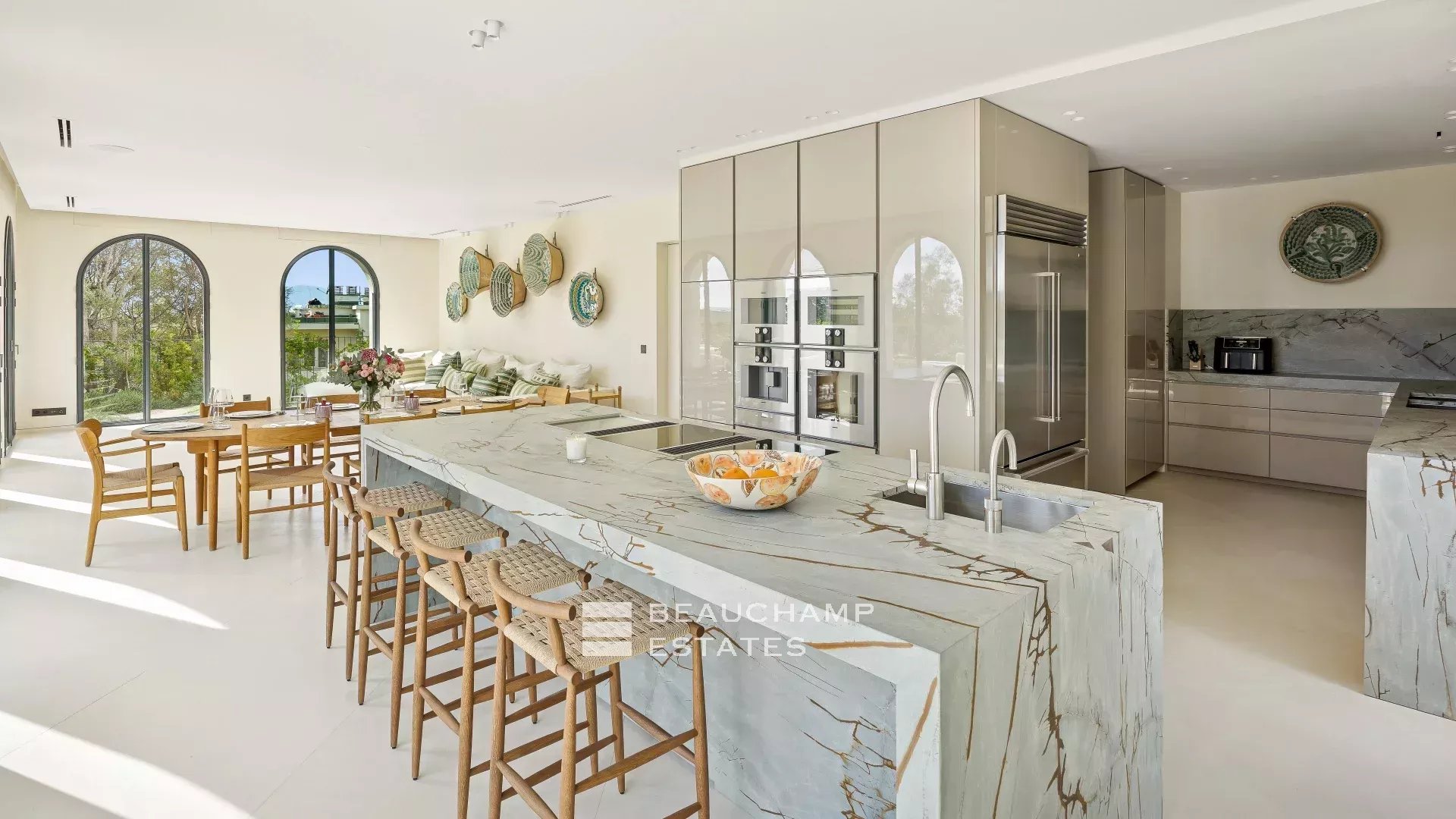 EXCLUSIVITE – Basse Californie – Villa néo provençale rénovée avec vue mer panoramique EXCLUSIVITY – Renovated neo-Provençal villa with panoramic sea views