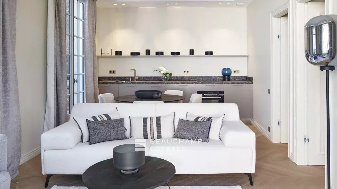 Somptueuse propriété Belle Époque de 7 chambres située au Cap d’Antibes Sumptuous Belle Époque property with 7 bedrooms in Cap d’Antibes