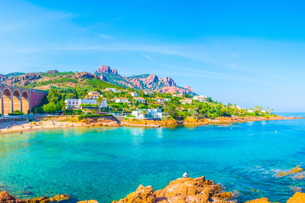 Luxury property for sale in Agay | Beauchamp Estates