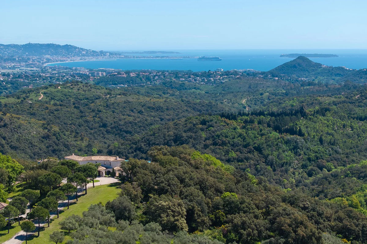 Luxury property for sale in Fréjus | Beauchamp Estates Luxury property for sale in Fréjus | Beauchamp Estates