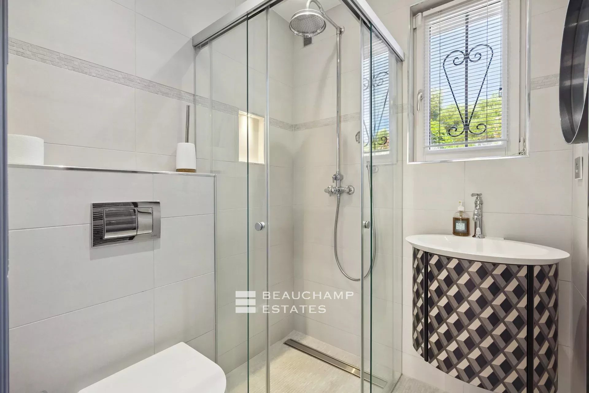 Superb Provencal 5 Bedrooms Villa Located In Antibes Superb Provencal 5 Bedrooms Villa Located In Antibes