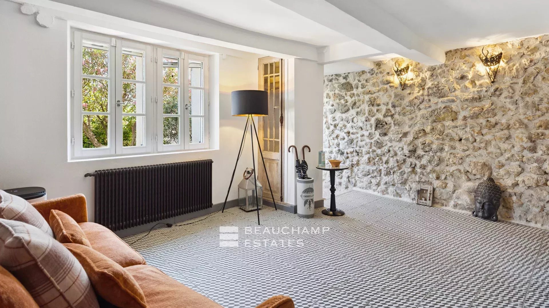 Superb Provencal 5 Bedrooms Villa Located In Antibes Superb Provencal 5 Bedrooms Villa Located In Antibes