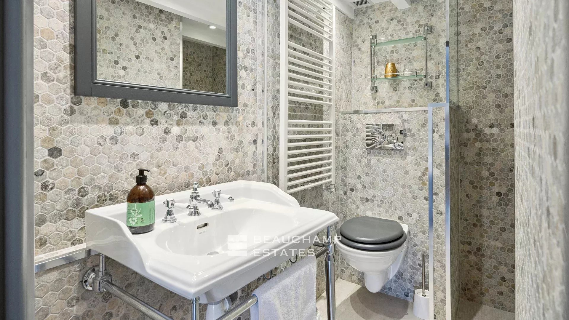 Superb Provencal 5 Bedrooms Villa Located In Antibes Superb Provencal 5 Bedrooms Villa Located In Antibes