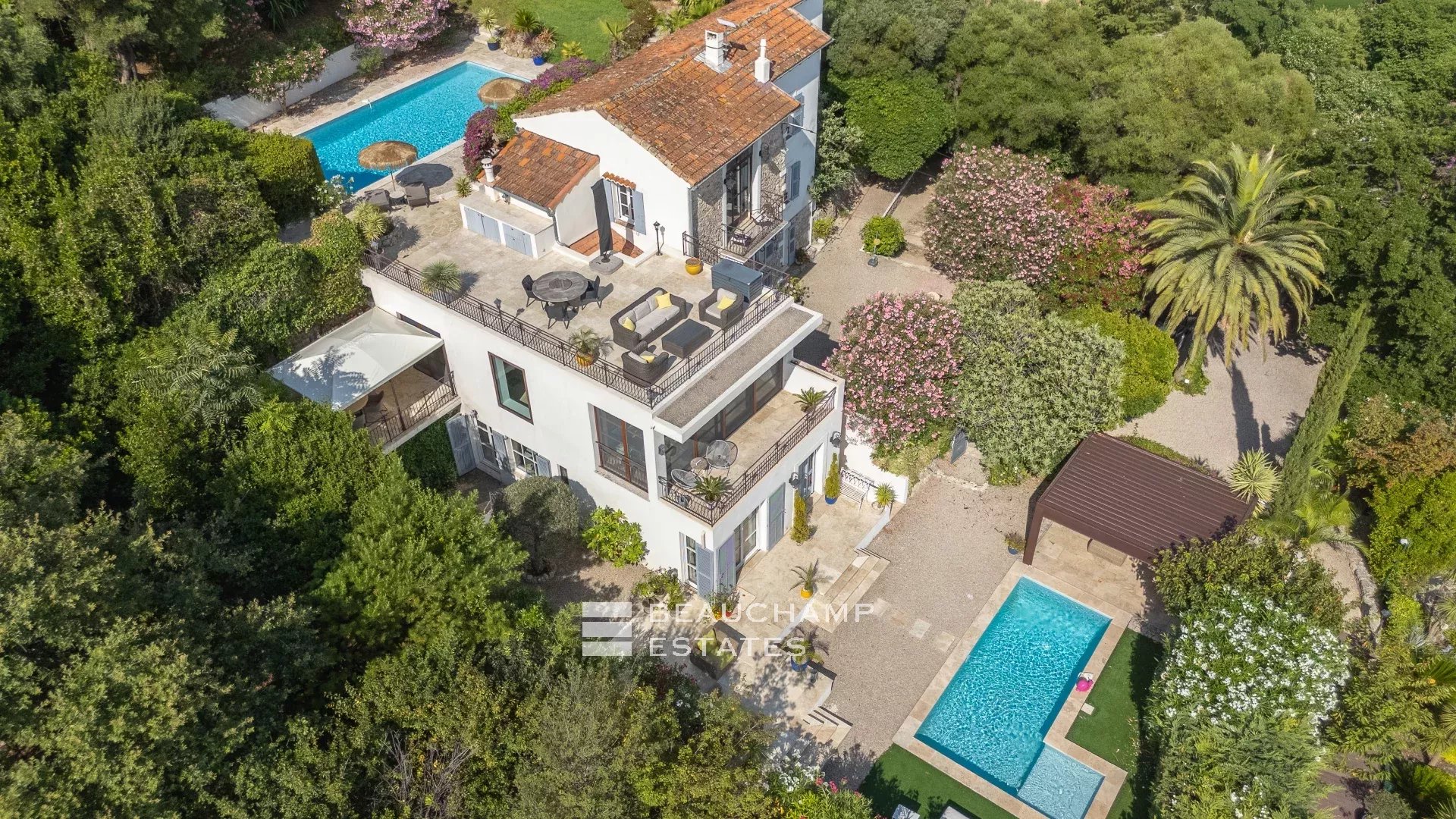 Superb Provencal 5 Bedrooms Villa Located In Antibes Superb Provencal 5 Bedrooms Villa Located In Antibes