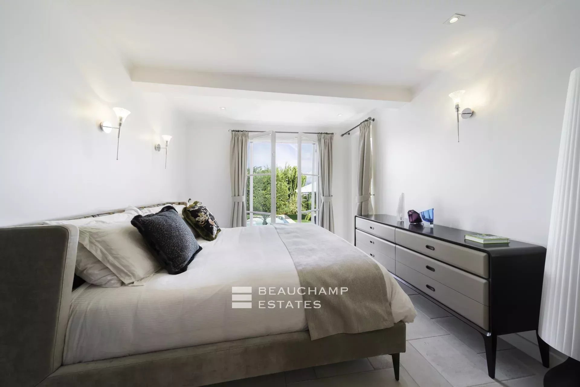 Superb Provencal 5 Bedrooms Villa Located In Antibes Superb Provencal 5 Bedrooms Villa Located In Antibes