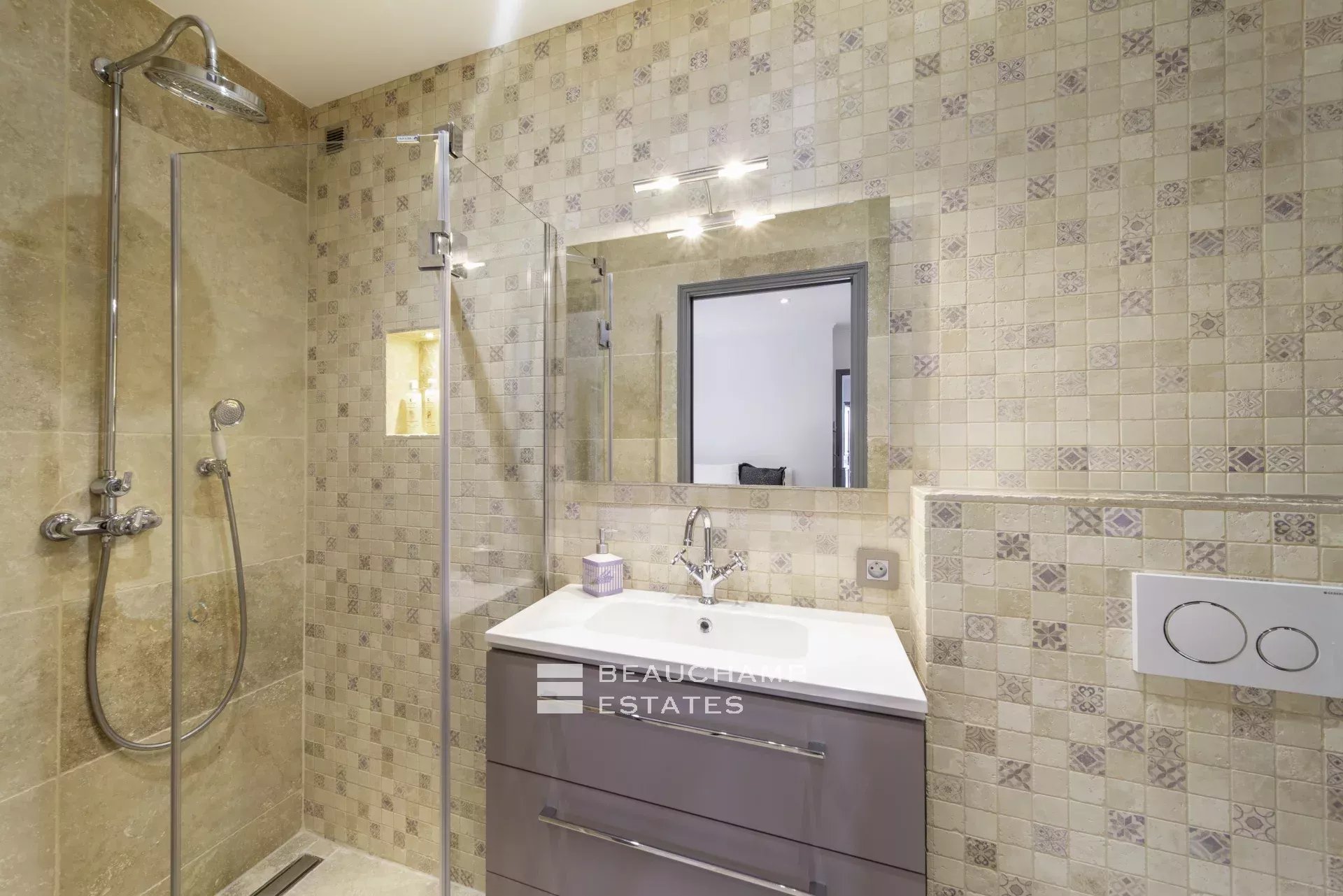 Superb Provencal 5 Bedrooms Villa Located In Antibes Superb Provencal 5 Bedrooms Villa Located In Antibes