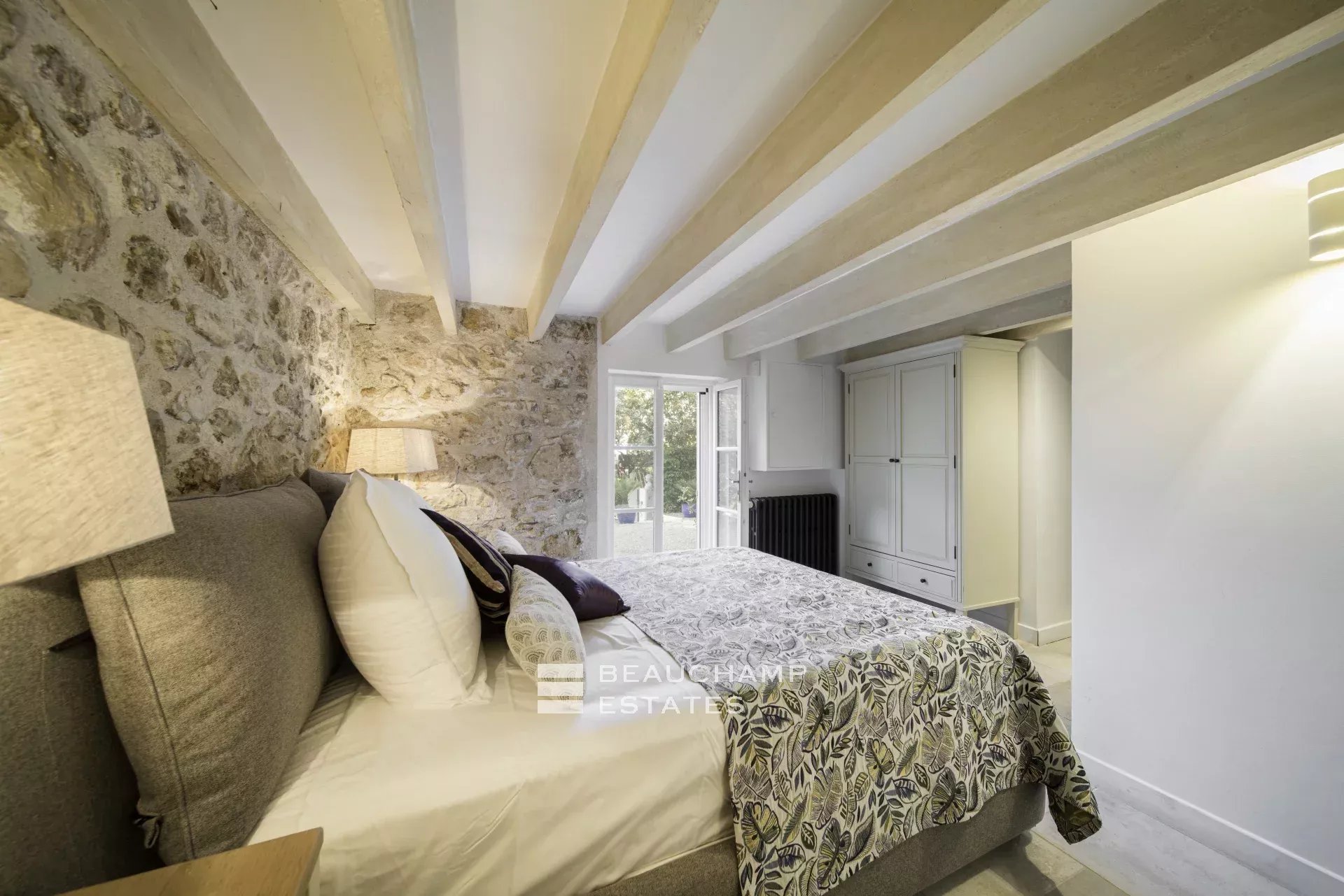 Superb Provencal 5 Bedrooms Villa Located In Antibes Superb Provencal 5 Bedrooms Villa Located In Antibes