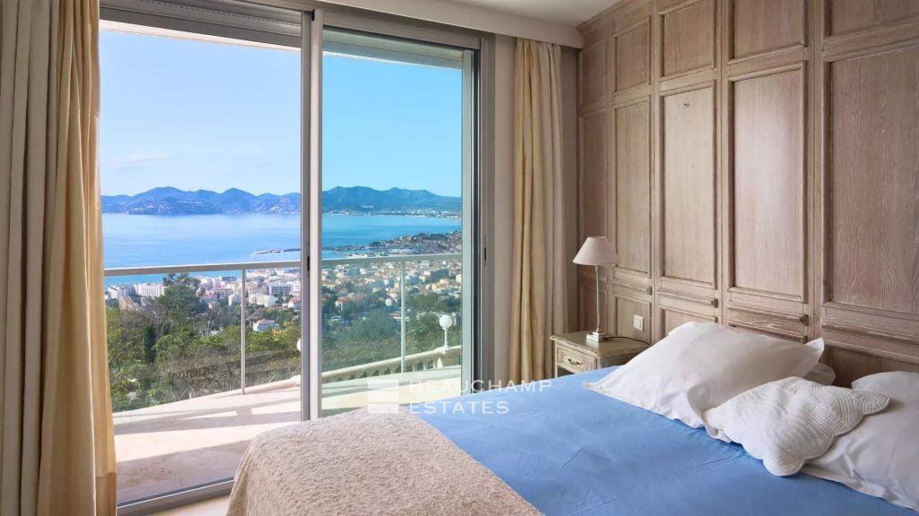 Cannes California – Villa with panoramic sea view